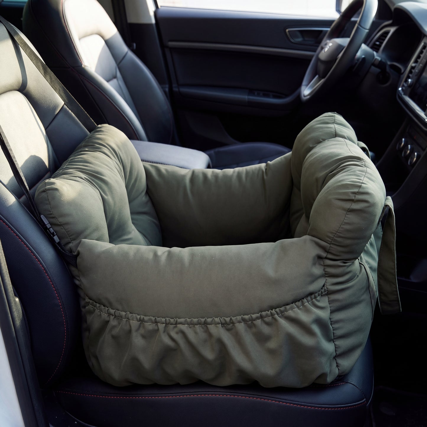 Secure Dog Car Seat – Travel Booster with Seat Belt, Washable & Anti-Anxiety Design